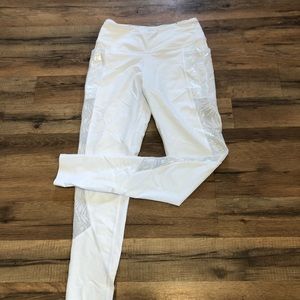 Worn once. Victoria Sport 7/8 Leggings. Size S.